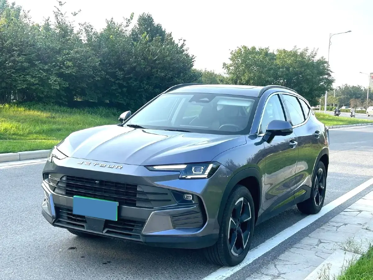 2025 Jetour DASHING 1.5T 184HP L4 7DCT