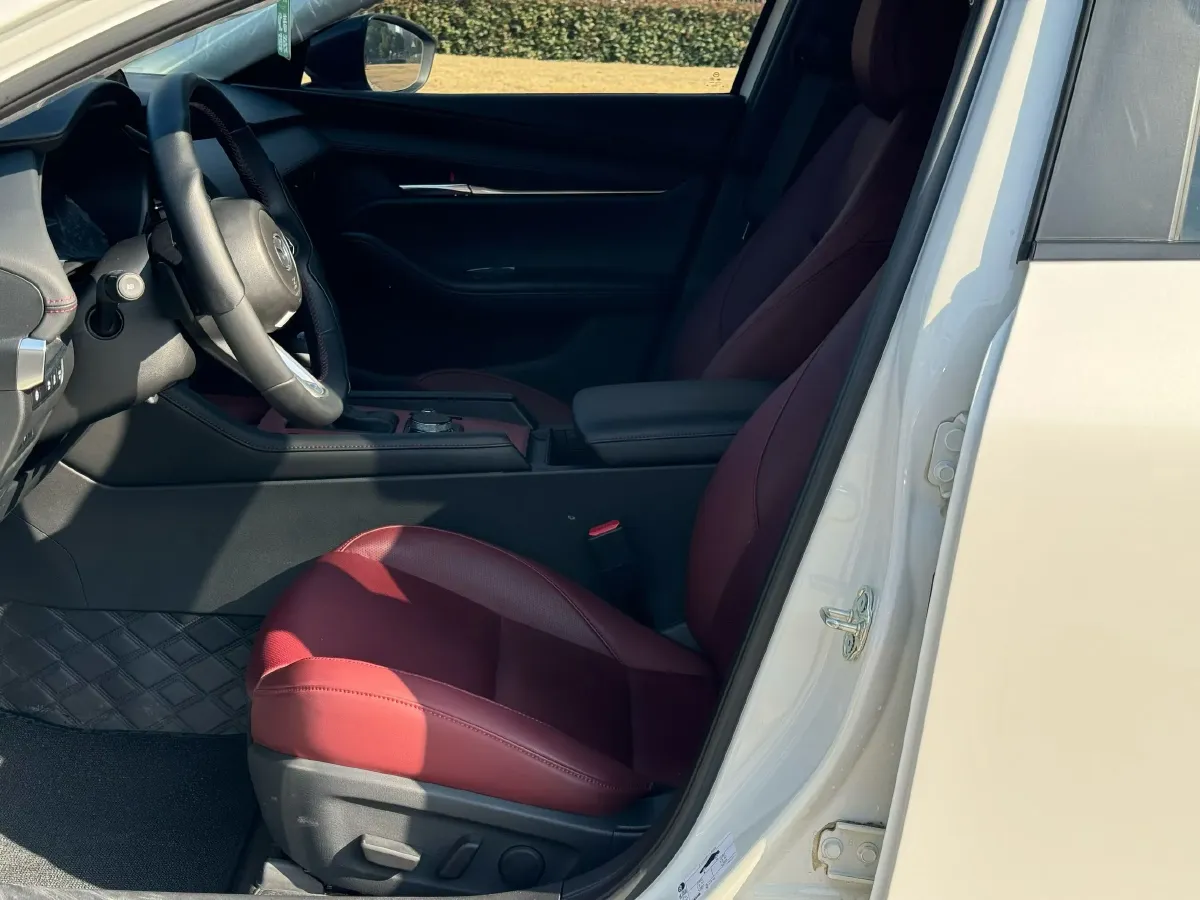 2025 Mazda 3 Axela 2.0L 158HP L4 6AT,autocango,china used car exporter,china ev exporter,chinese used car exporter,chinese used ev exporter