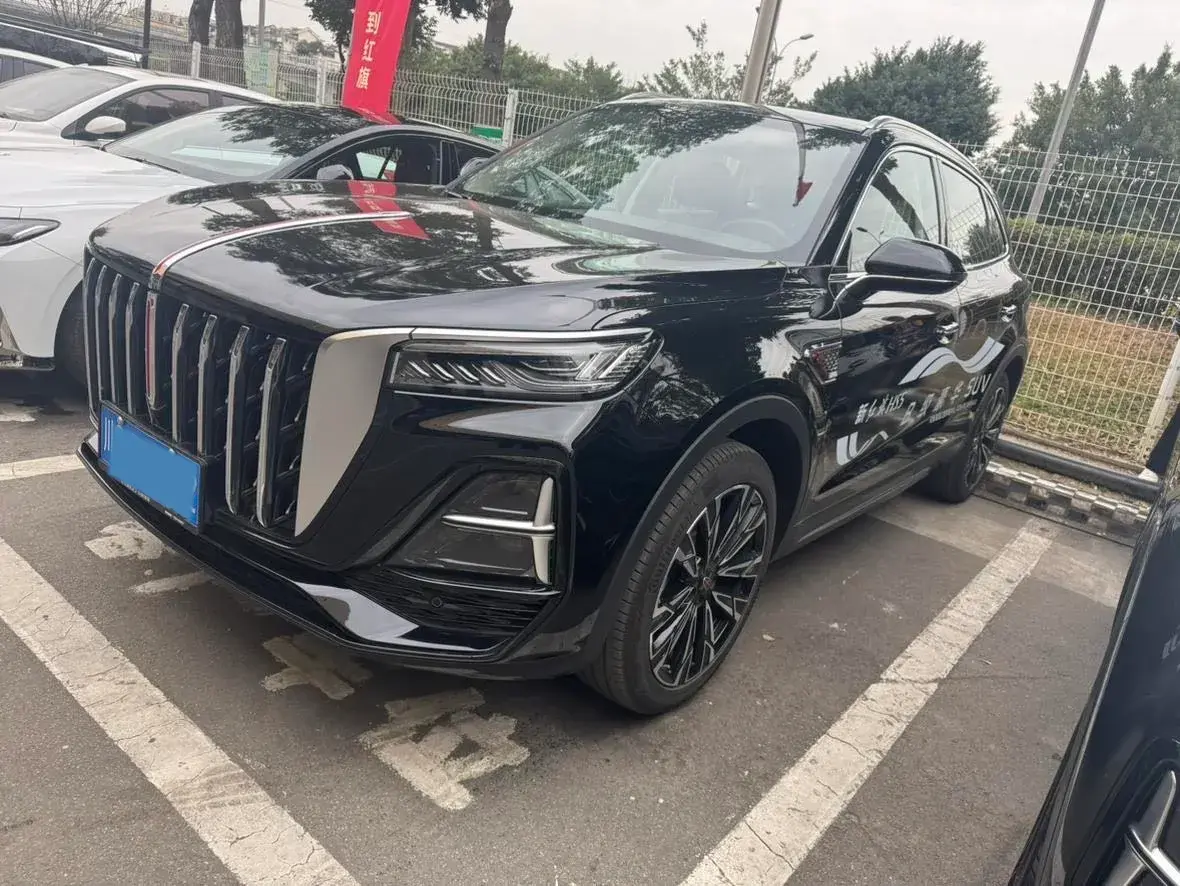 2025 HongQi HS5 2.0T 252HP L4 8AT