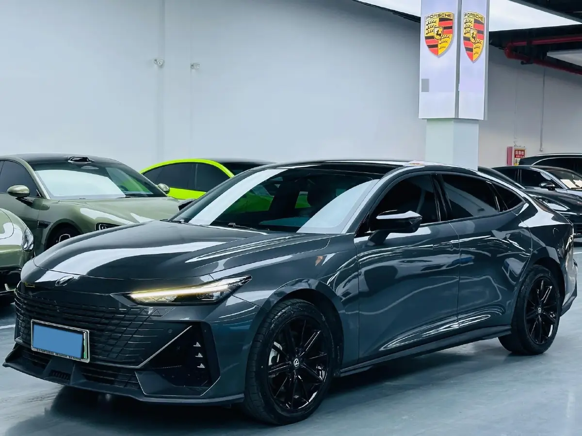 2023 ChangAn UNI-V iDD 1.5T 170HP L4 6TCT PHEV 18.4KWH