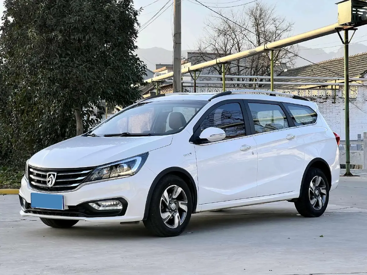 2017 BaoJun 310W 1.5L 112HP L4 6MT