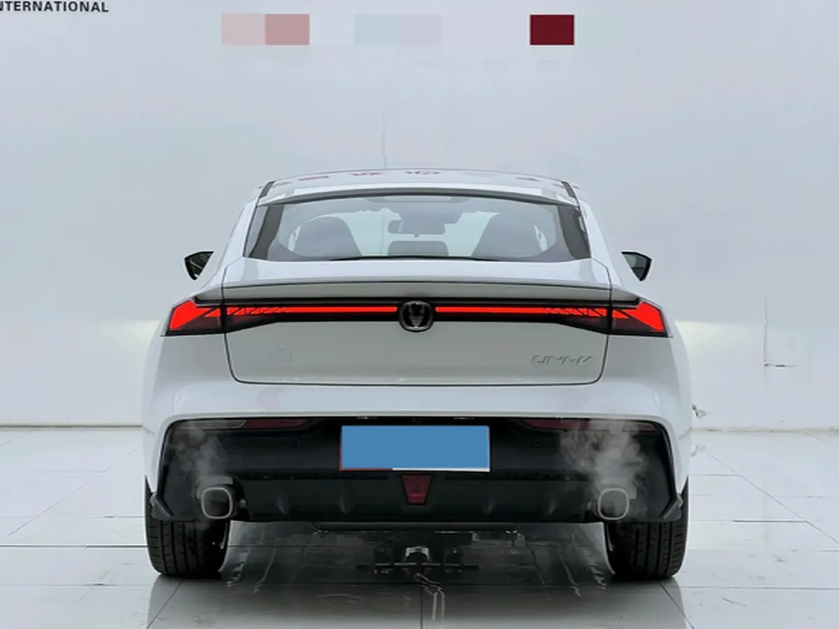 2024 ChangAn UNI-V 1.5T 188HP L4 7DCT,autocango,china used car exporter,china ev exporter,chinese used car exporter,chinese used ev exporter