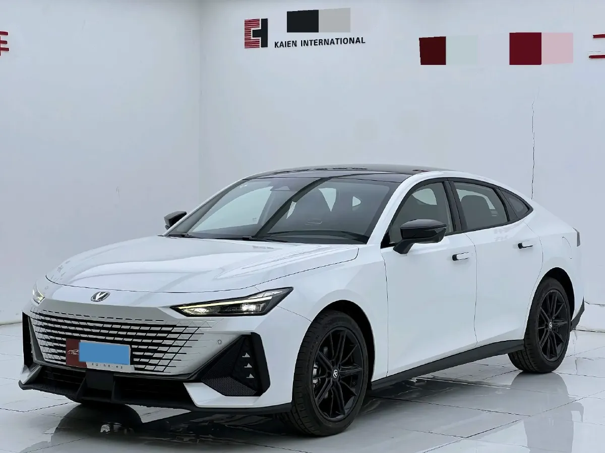 2024 ChangAn UNI-V 1.5T 188HP L4 7DCT,autocango,china used car exporter,china ev exporter,chinese used car exporter,chinese used ev exporter