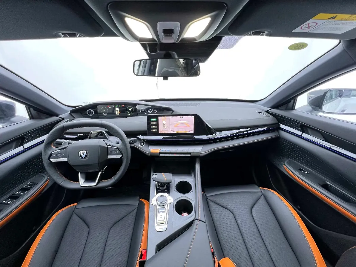 2024 ChangAn UNI-V 1.5T 188HP L4 7DCT,autocango,china used car exporter,china ev exporter,chinese used car exporter,chinese used ev exporter