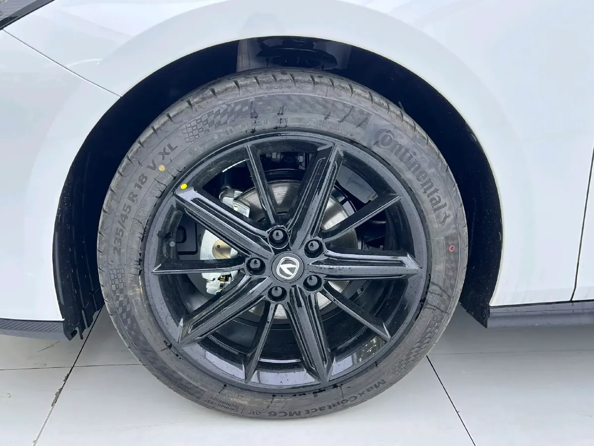 2024 ChangAn UNI-V 1.5T 188HP L4 7DCT,autocango,china used car exporter,china ev exporter,chinese used car exporter,chinese used ev exporter