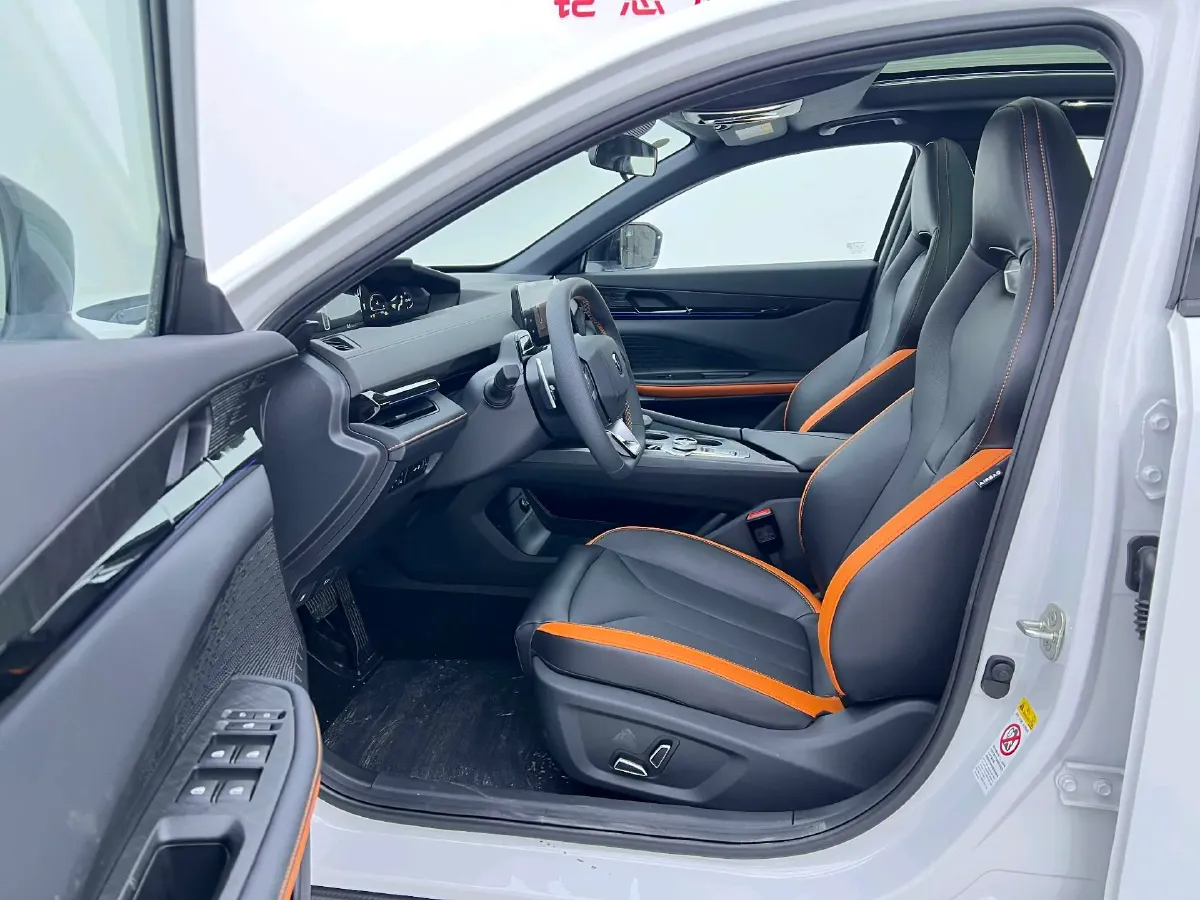 2024 ChangAn UNI-V 1.5T 188HP L4 7DCT,autocango,china used car exporter,china ev exporter,chinese used car exporter,chinese used ev exporter