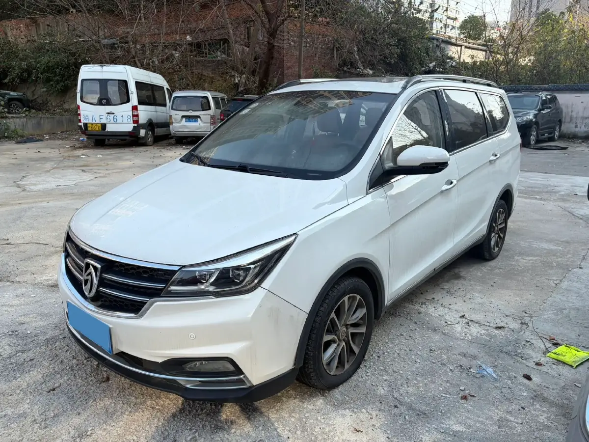 2017 BaoJun 730 1.5T 150HP L4 6MT