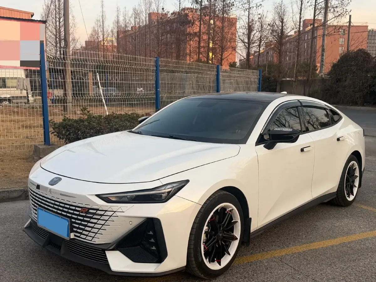 2022 ChangAn UNI-V 1.5T 188HP L4 7DCT