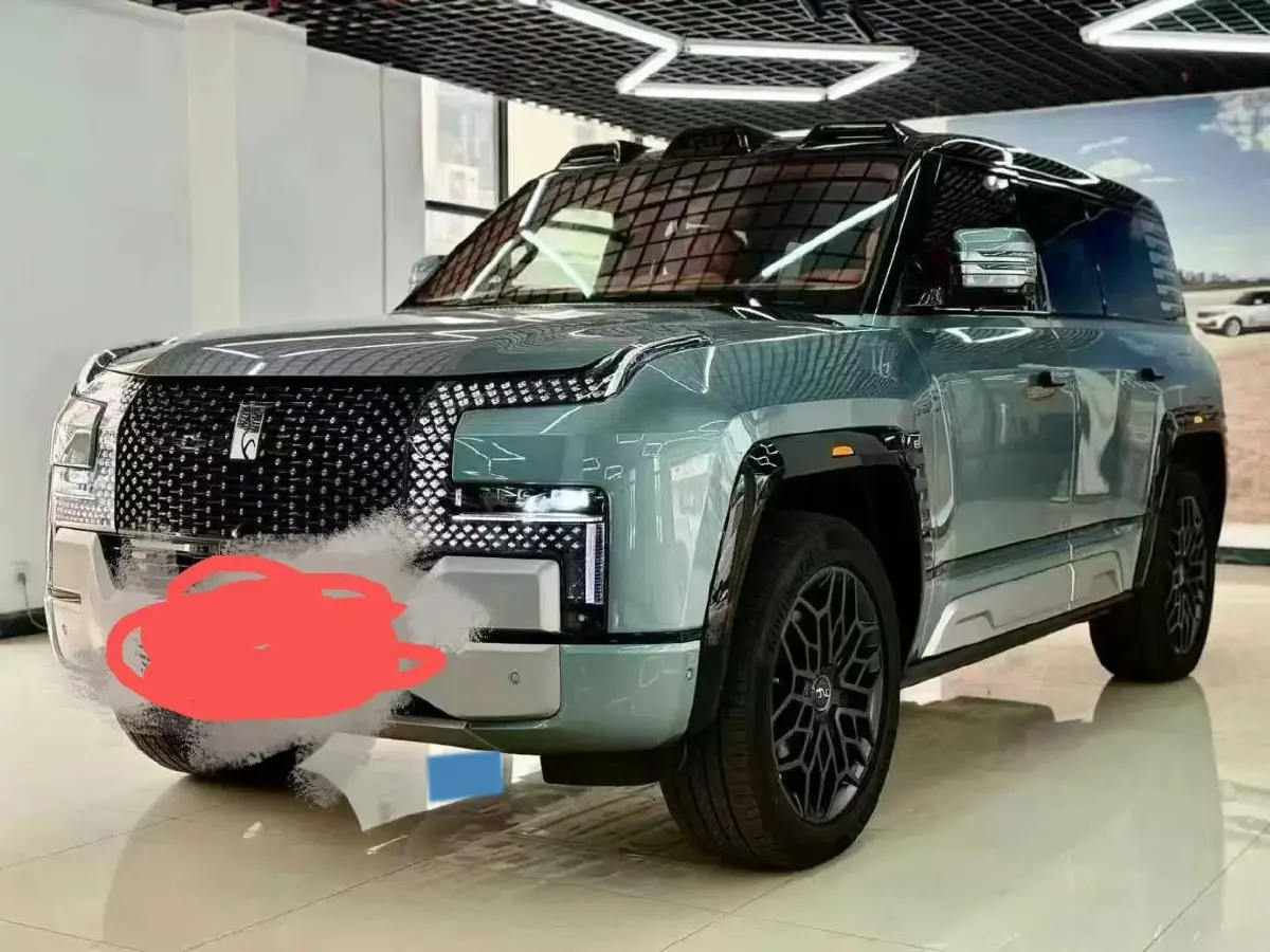 2023 YangWang U8 2.0T 272HP L4 REEV 49.05KWH