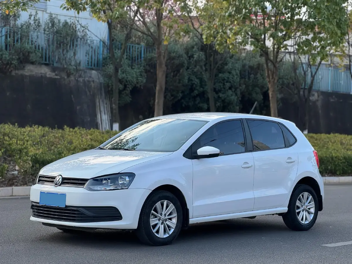 2016 Volkswagen Polo 1.4L 90HP L4 5MT