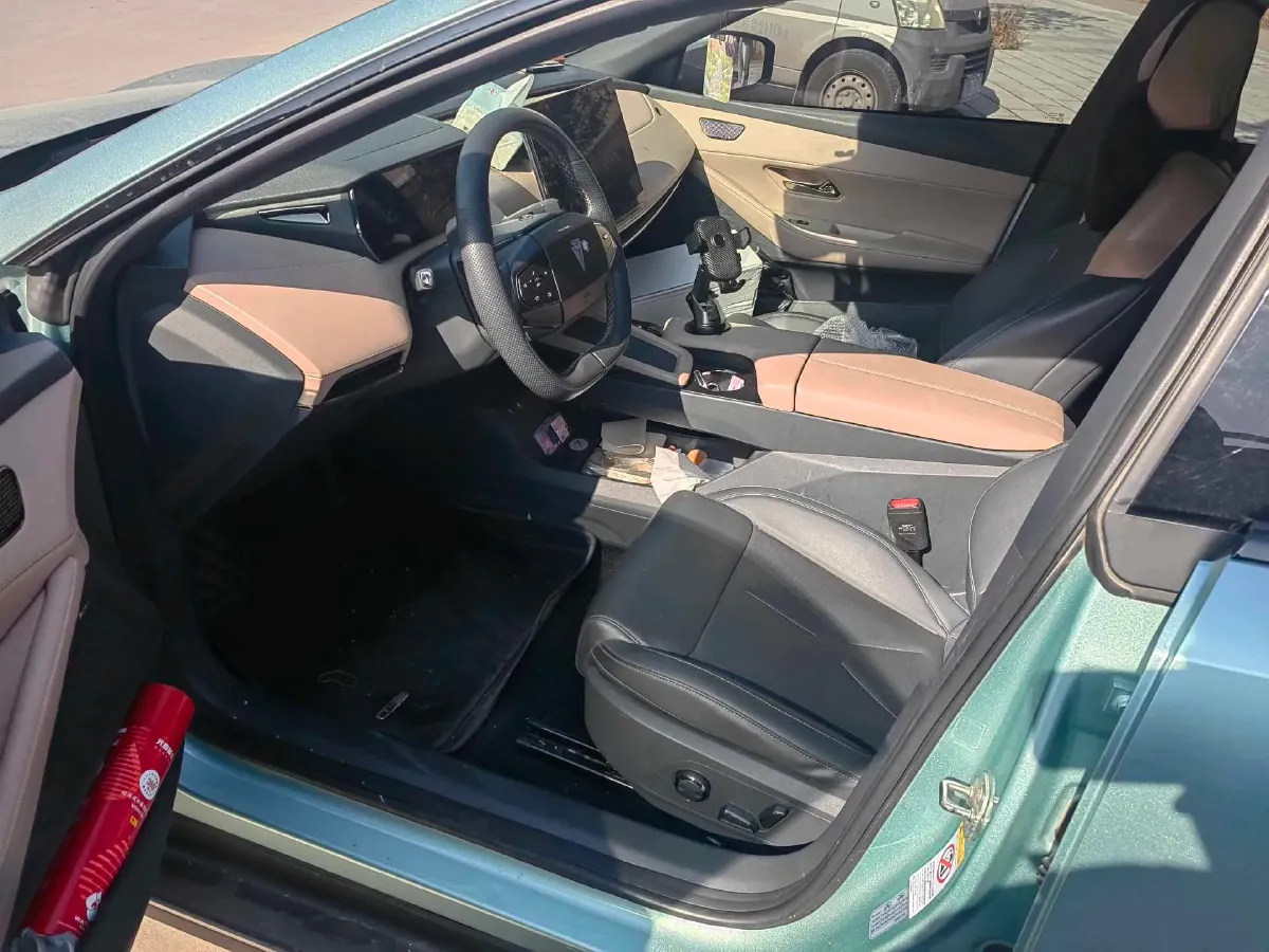 2022 DongFeng Forthing LingZhi EV BEV 68.4KWH,autocango,china used car exporter,china ev exporter,chinese used car exporter,chinese used ev exporter