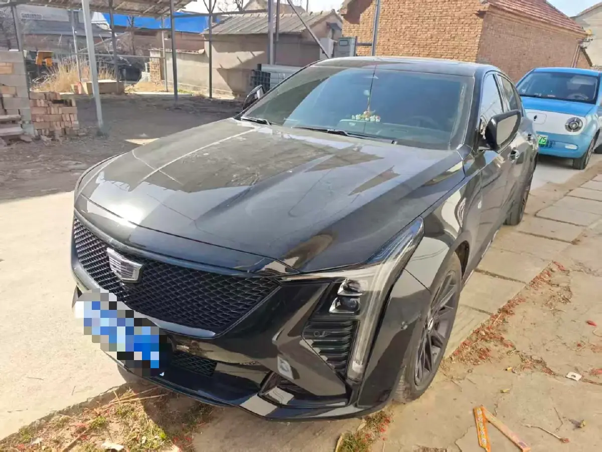 2025 Cadillac CT5 2.0T 237HP L4 10AT