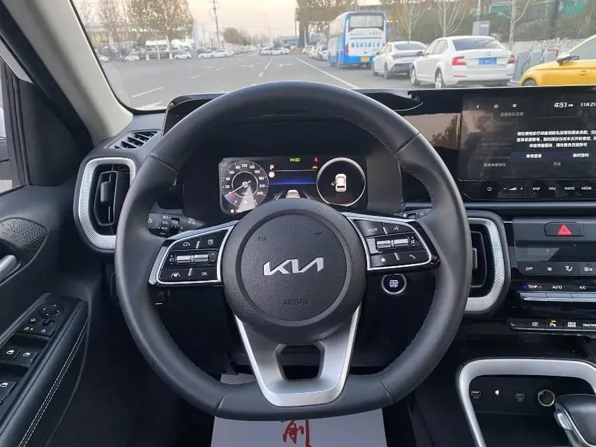 2024 Kia Sonet 1.5L 115HP L4 CVT,autocango,china used car exporter,china ev exporter,chinese used car exporter,chinese used ev exporter