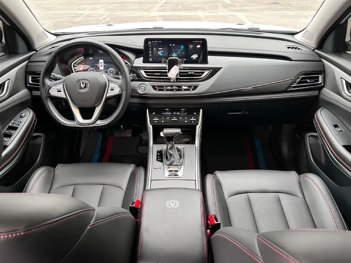 2023 ChangAn CS75 1.5T 188HP L4 7DCT,autocango,china used car exporter,china ev exporter,chinese used car exporter,chinese used ev exporter