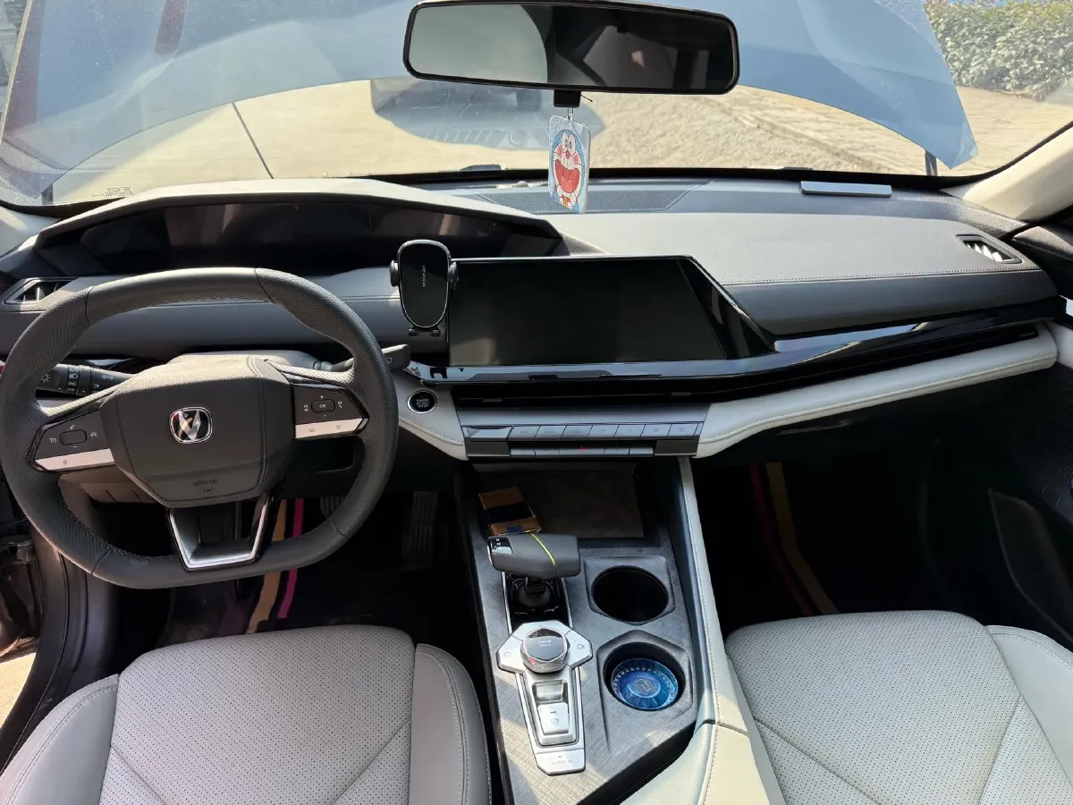 2023 ChangAn UNI-V iDD 1.5T 170HP L4 6TCT PHEV 18.4KWH,autocango,china used car exporter,china ev exporter,chinese used car exporter,chinese used ev exporter