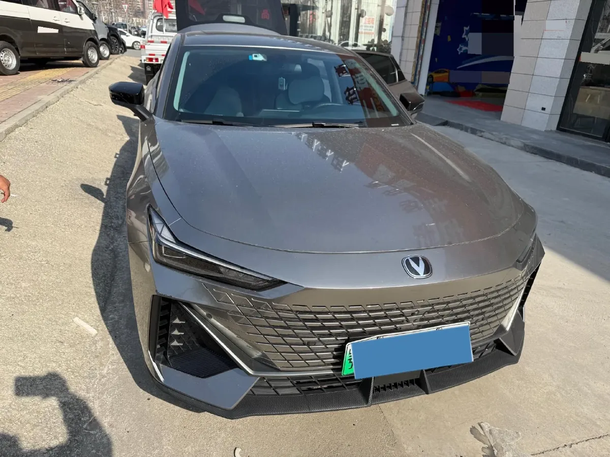 2023 ChangAn UNI-V iDD 1.5T 170HP L4 6TCT PHEV 18.4KWH,autocango,china used car exporter,china ev exporter,chinese used car exporter,chinese used ev exporter