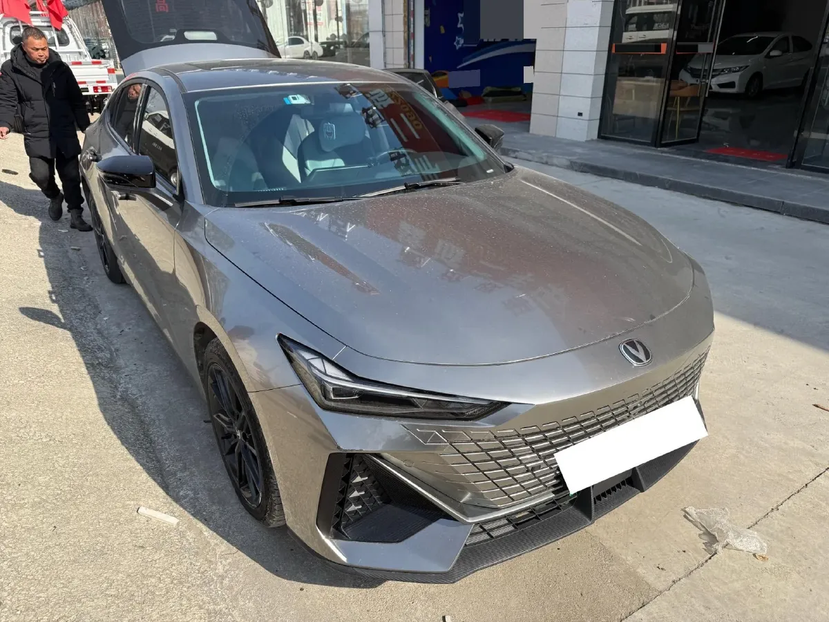 2023 ChangAn UNI-V iDD 1.5T 170HP L4 6TCT PHEV 18.4KWH,autocango,china used car exporter,china ev exporter,chinese used car exporter,chinese used ev exporter