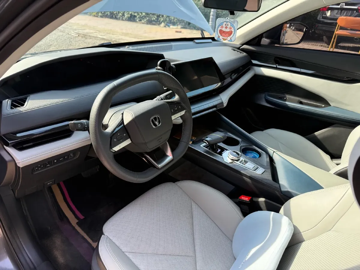 2023 ChangAn UNI-V iDD 1.5T 170HP L4 6TCT PHEV 18.4KWH,autocango,china used car exporter,china ev exporter,chinese used car exporter,chinese used ev exporter