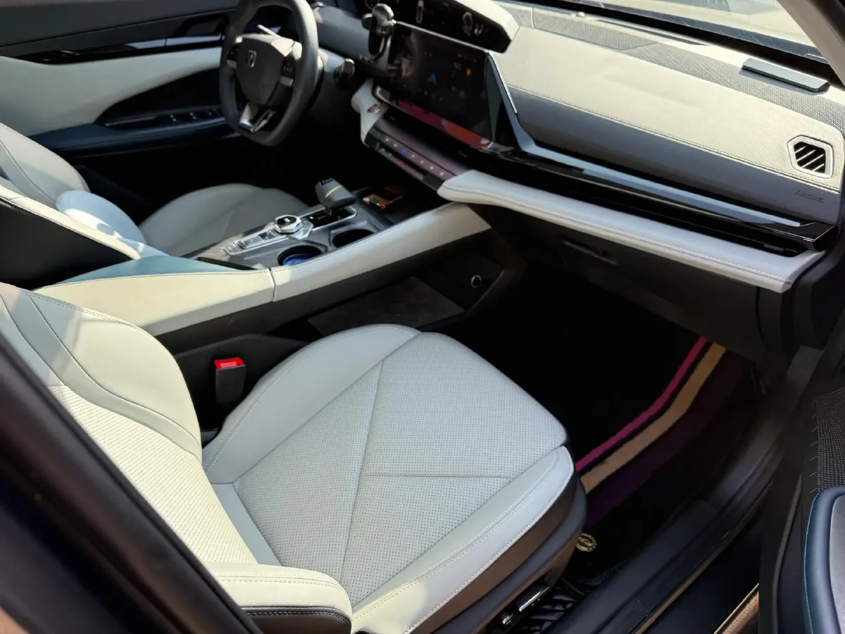 2023 ChangAn UNI-V iDD 1.5T 170HP L4 6TCT PHEV 18.4KWH,autocango,china used car exporter,china ev exporter,chinese used car exporter,chinese used ev exporter