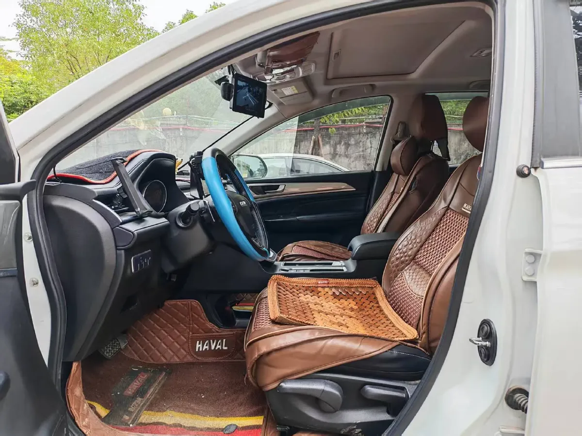 2021 Haval M6 1.5T 150HP L4 7DCT,autocango,china used car exporter,china ev exporter,chinese used car exporter,chinese used ev exporter