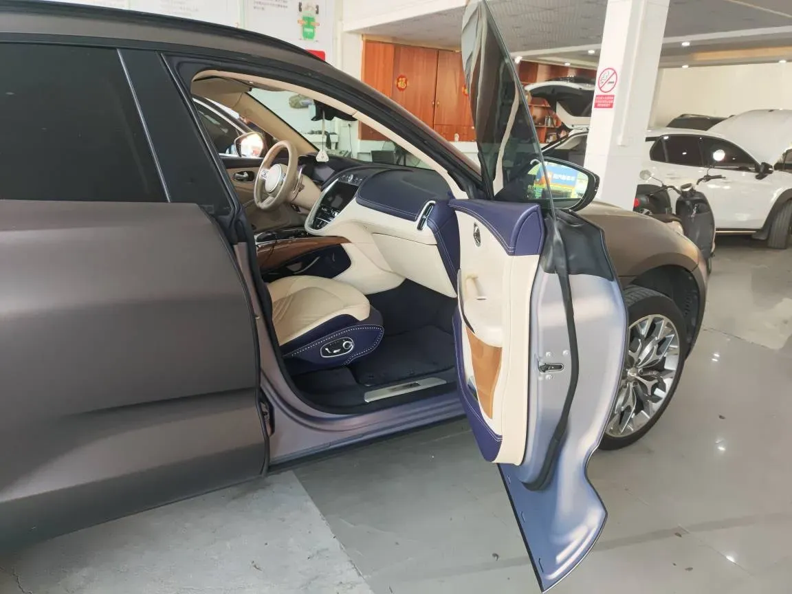 2021 Aston Martin DBX 4.0T 550HP V8 9AT,autocango,china used car exporter,china ev exporter,chinese used car exporter,chinese used ev exporter