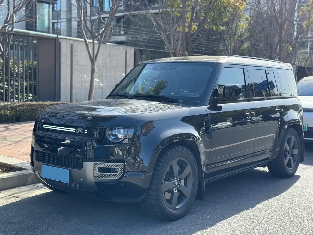 2024 Land Rover Defender 3.0T 400HP L6 8AT