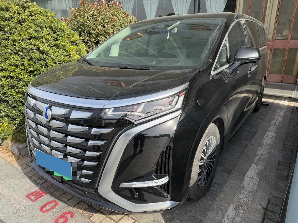 2024 Denza D9 1.5T 139HP L4 E-CVT PHEV 40KWH