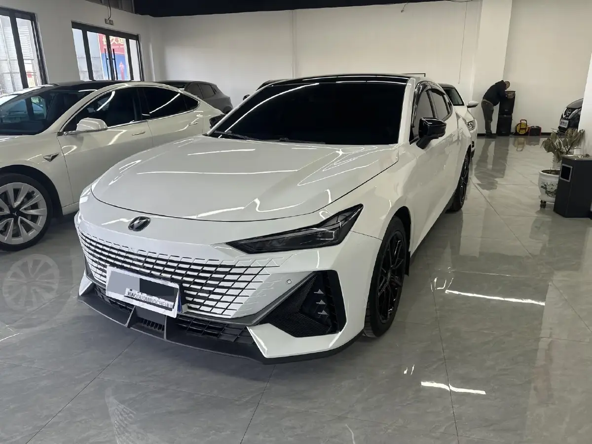 2022 ChangAn UNI-V 1.5T 188HP L4 7DCT