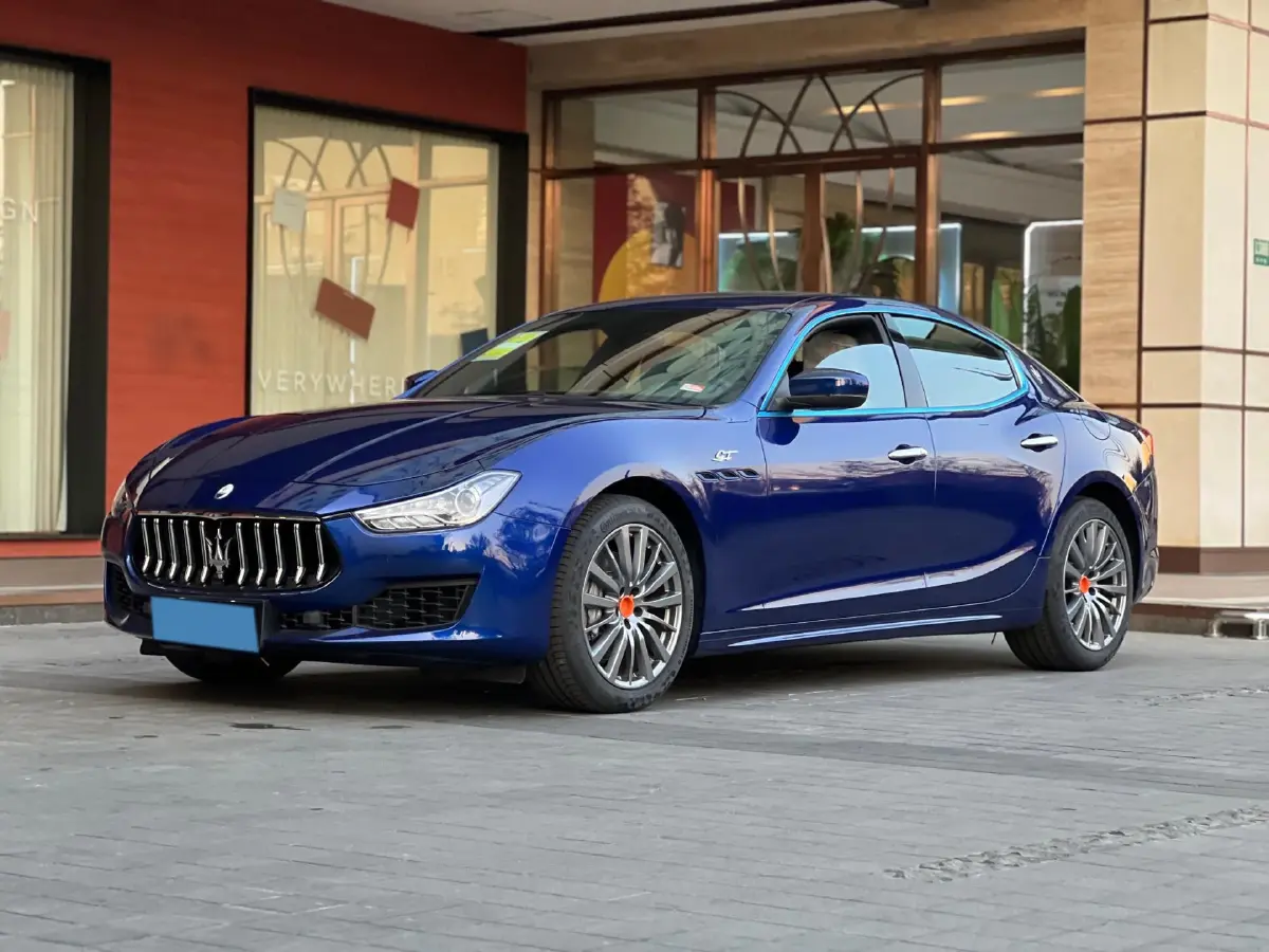 2023 Maserati Ghibli 2.0T 330HP L4 8AT