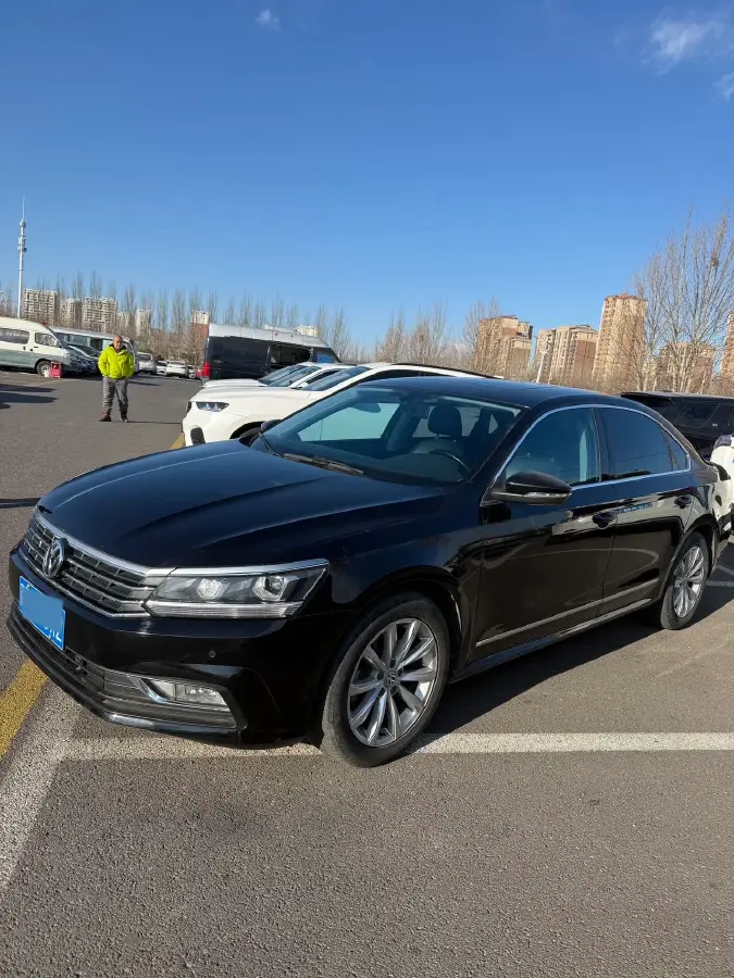 2016 Volkswagen Passat 1.8T 180HP L4 7DCT