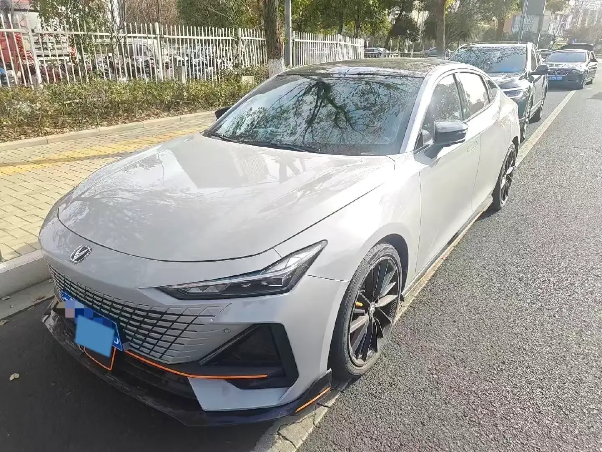 2022 ChangAn UNI-V 1.5T 188HP L4 7DCT