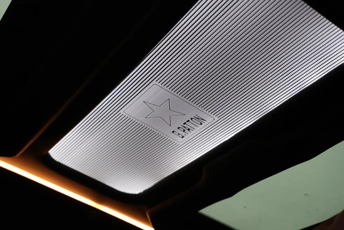 2011 Aston Martin DB9 6.0L 476HP V12 6AT,autocango,china used car exporter,china ev exporter,chinese used car exporter,chinese used ev exporter