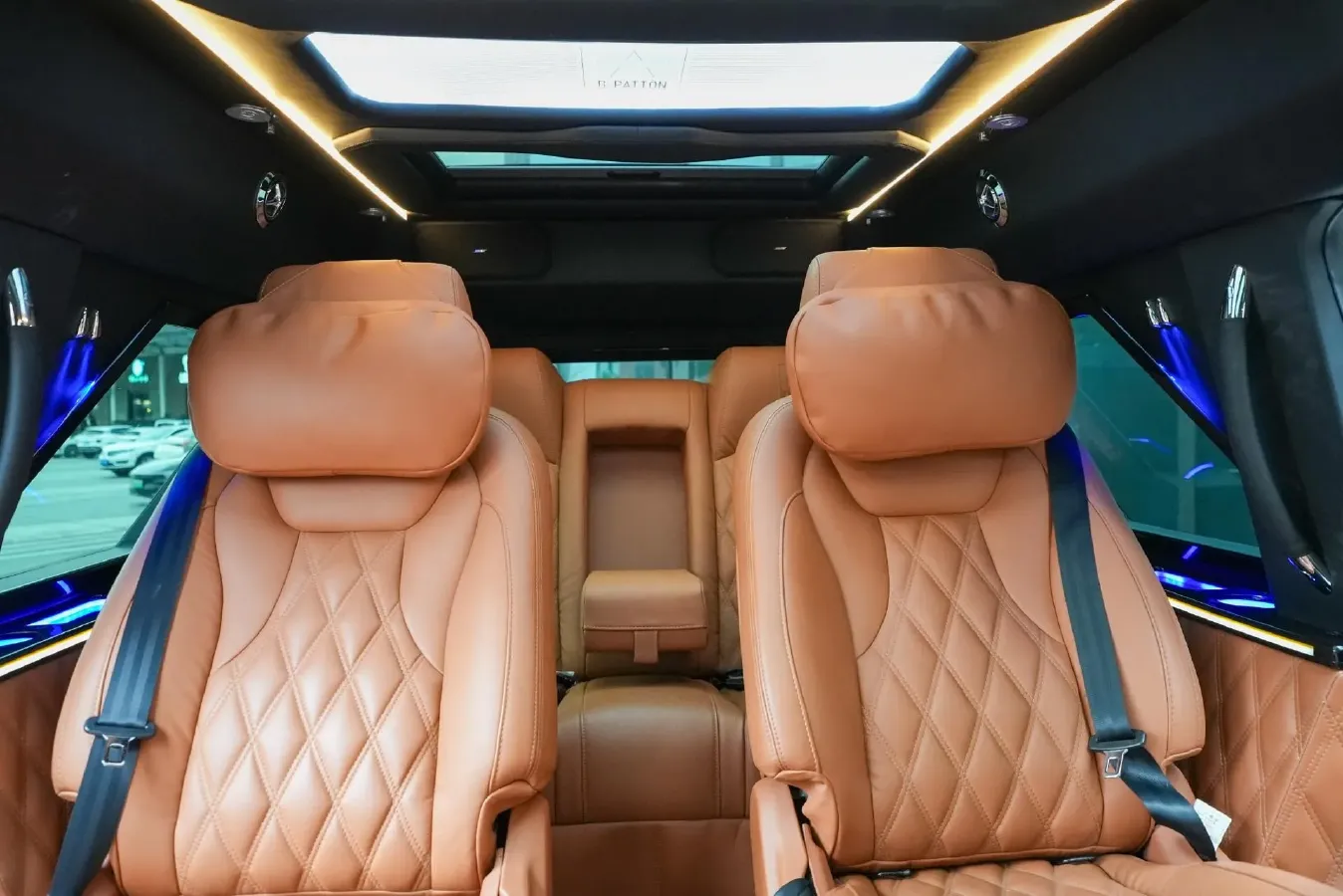 2011 Aston Martin DB9 6.0L 476HP V12 6AT,autocango,china used car exporter,china ev exporter,chinese used car exporter,chinese used ev exporter