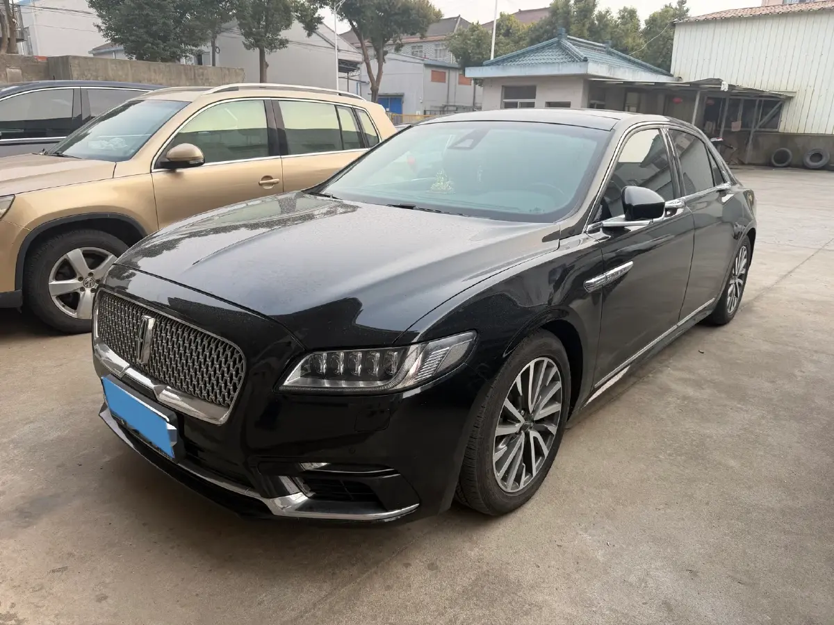 2019 Lincoln Continental 2.0T 261HP L4 6AT