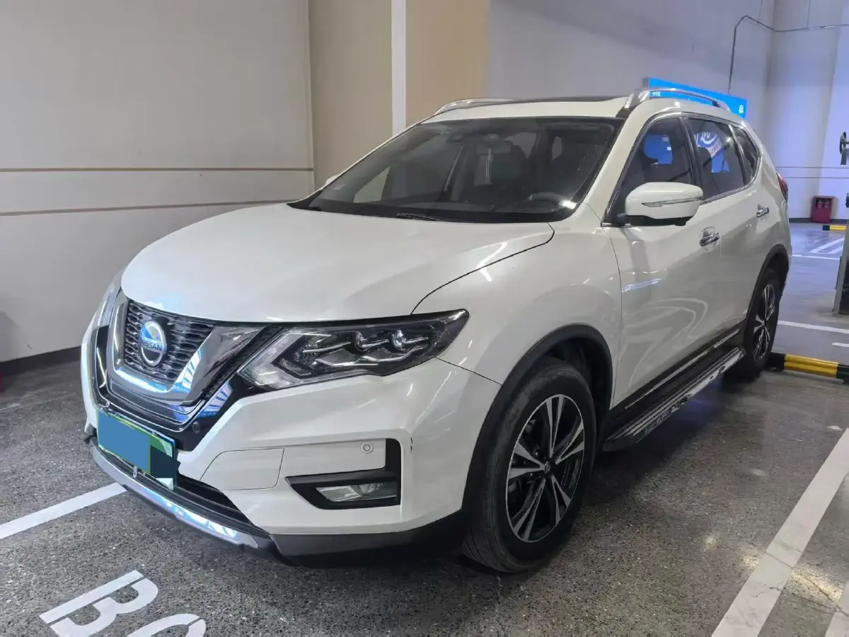 2021 Nissan X-Trail 2.5L 181HP L4 CVT