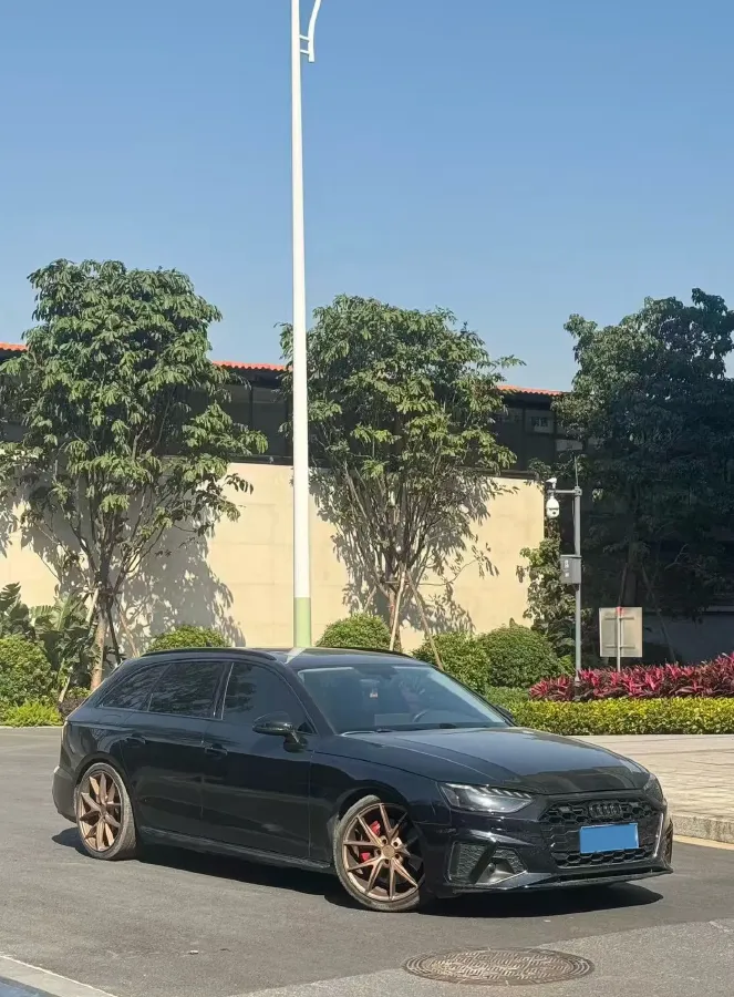 2021 Audi A4 2.0T 204HP L4 7DCT,autocango,china used car exporter,china ev exporter,chinese used car exporter,chinese used ev exporter