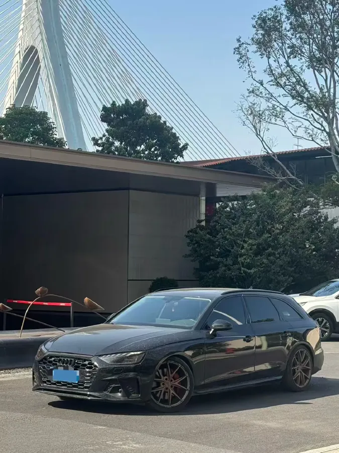 2021 Audi A4 2.0T 204HP L4 7DCT,autocango,china used car exporter,china ev exporter,chinese used car exporter,chinese used ev exporter