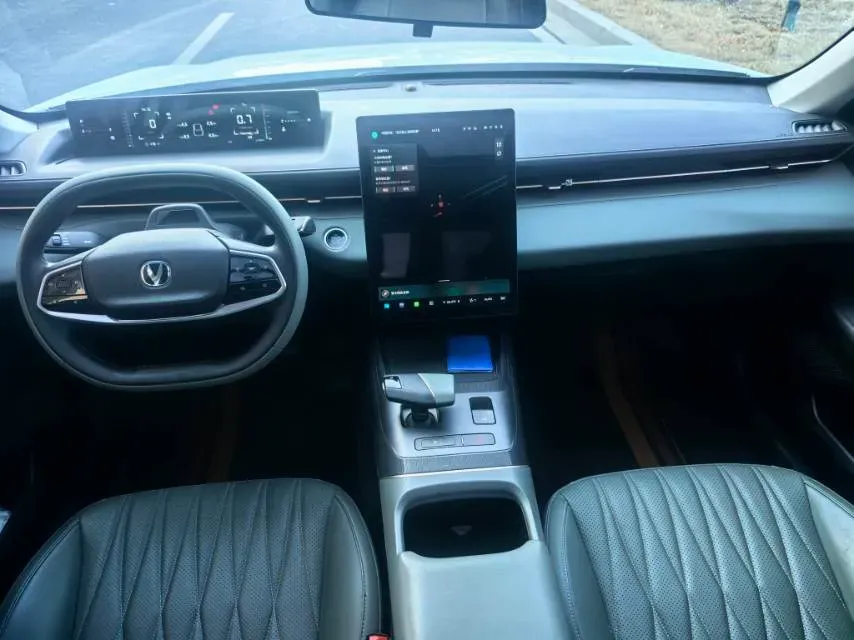 2023 ChangAn Oshan Z6 1.5T 188HP L4 7DCT,autocango,china used car exporter,china ev exporter,chinese used car exporter,chinese used ev exporter