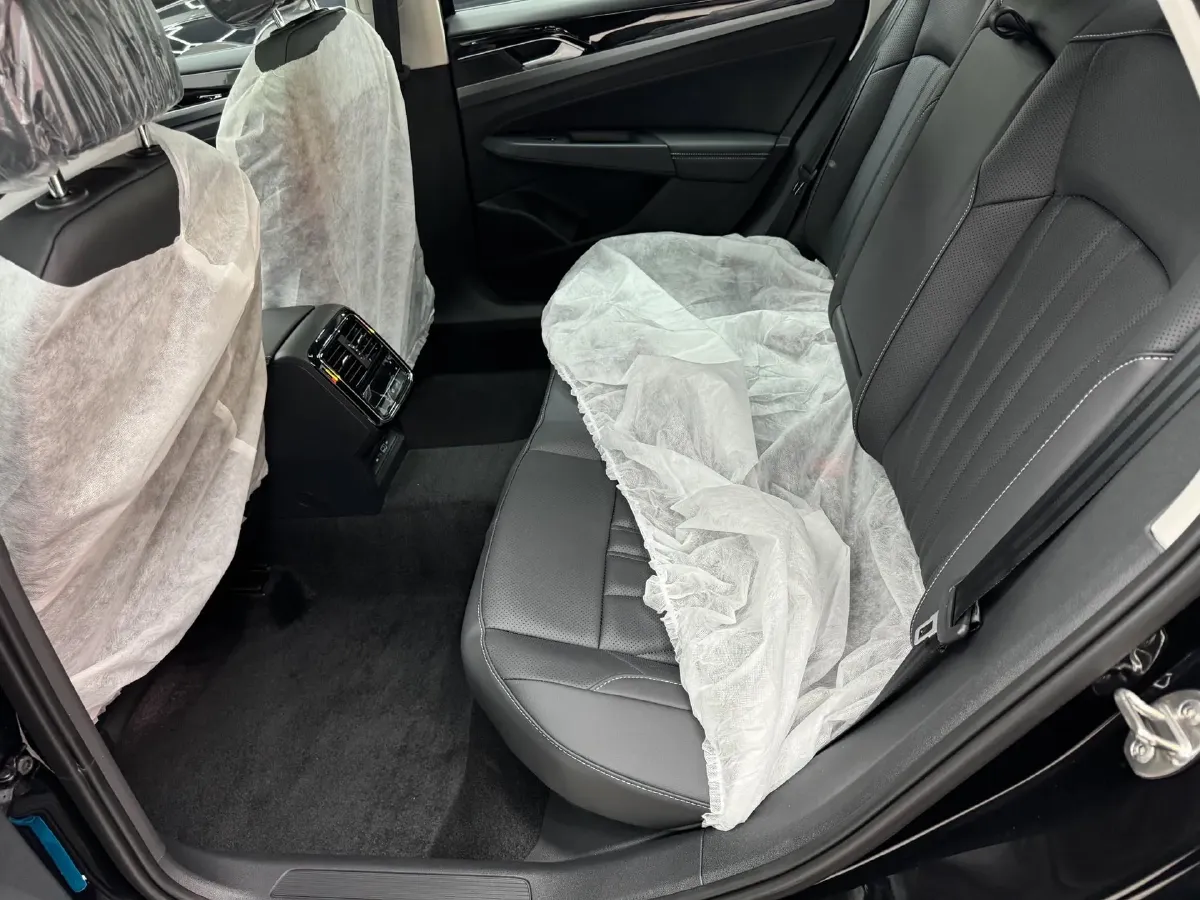 2026 Volkswagen Passat 2.0T 220HP L4 7DCT,autocango,china used car exporter,china ev exporter,chinese used car exporter,chinese used ev exporter