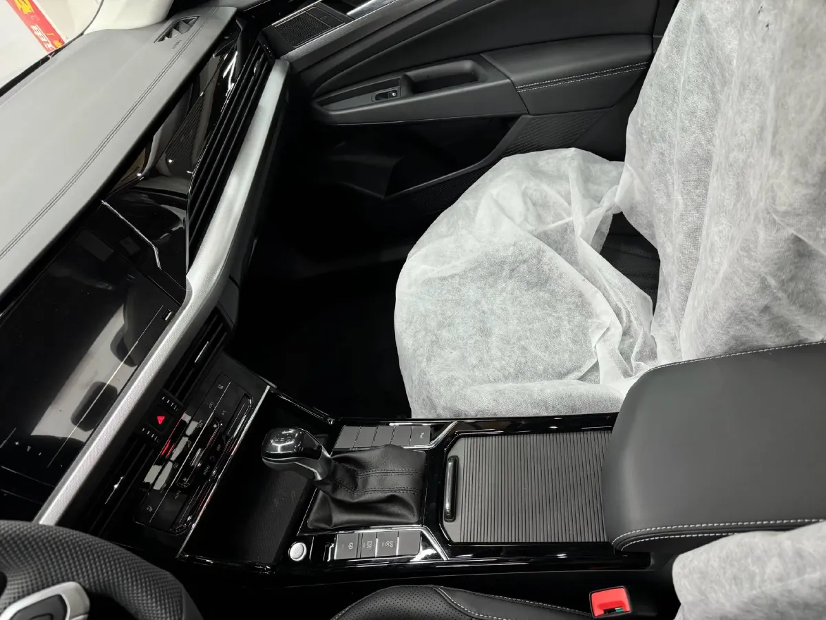 2026 Volkswagen Passat 2.0T 220HP L4 7DCT,autocango,china used car exporter,china ev exporter,chinese used car exporter,chinese used ev exporter