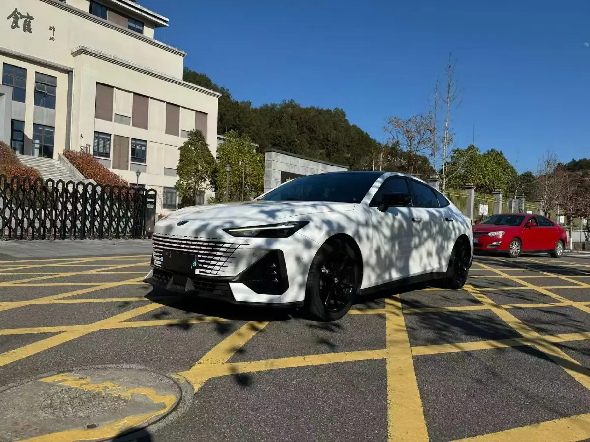 2022 ChangAn UNI-V 1.5T 188HP L4 7DCT