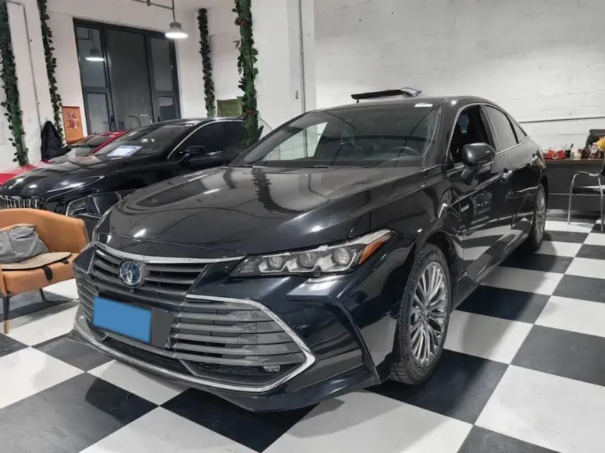 2019 Toyota Avalon 2.5L 178HP L4 E-CVT Hybrid