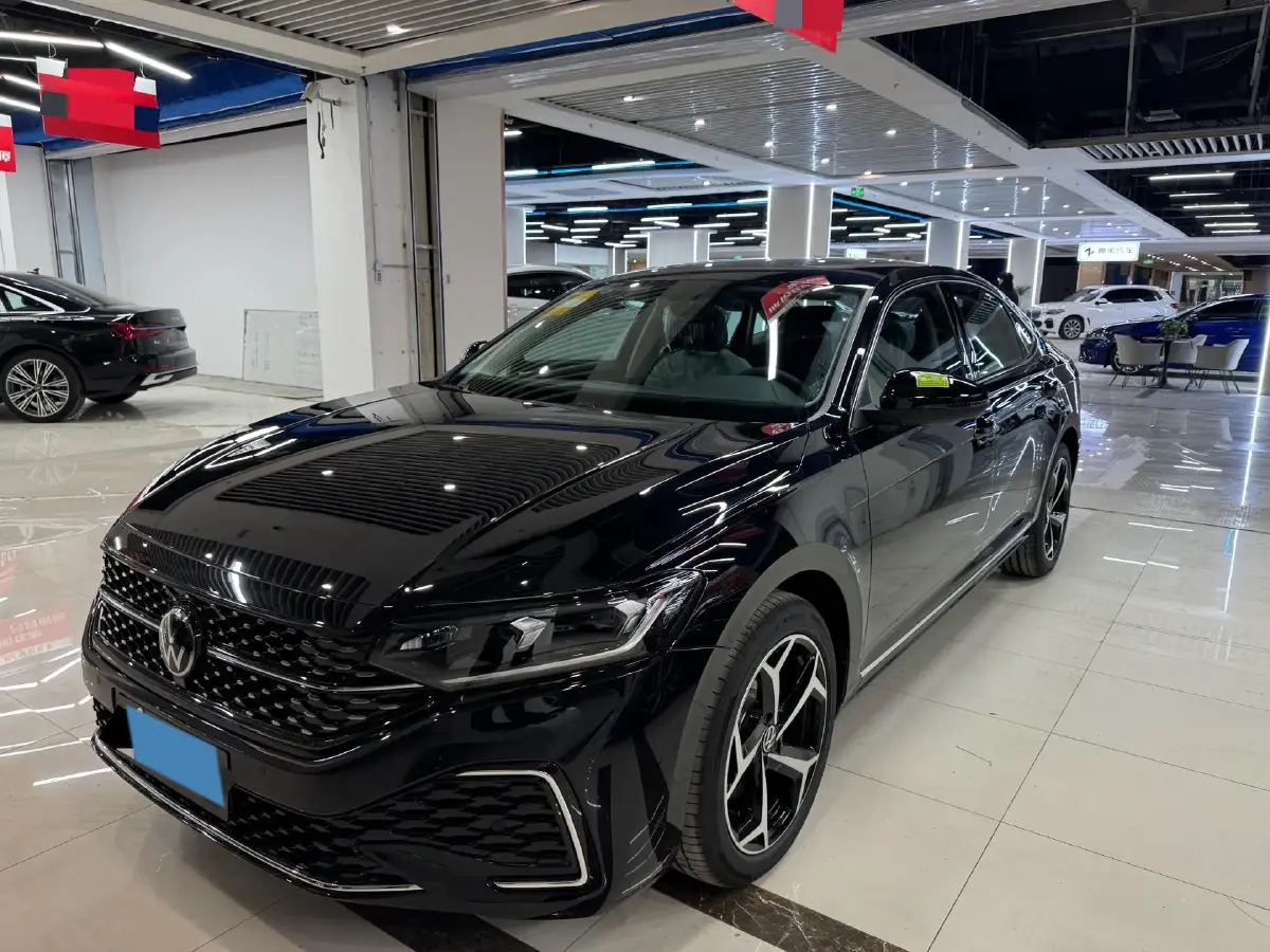 2026 Volkswagen Passat 2.0T 220HP L4 7DCT