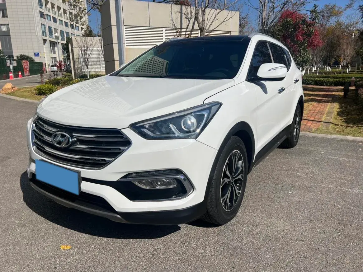 2017 Hyundai Santafe 2.0T 245HP L4 6AT