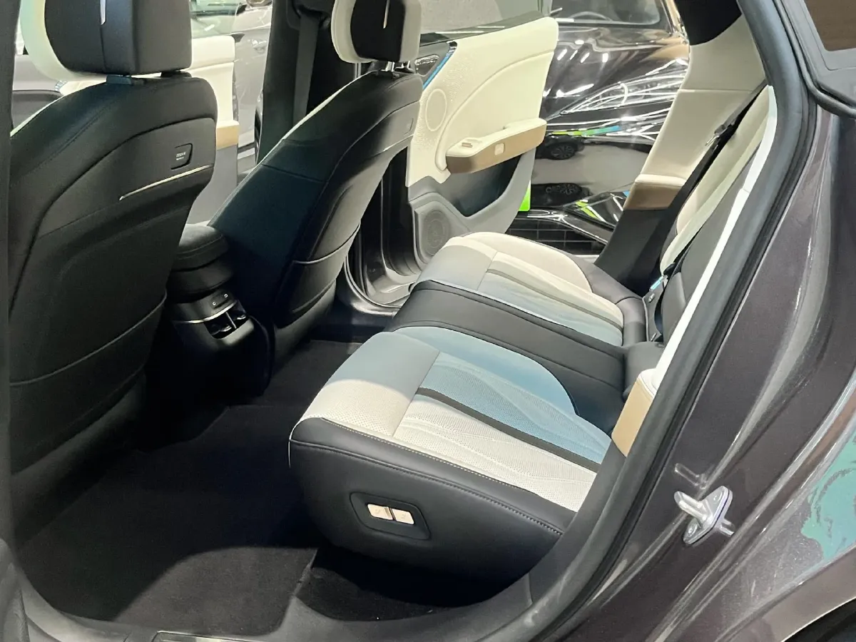 2025 Zeekr 007GT BEV 100.01KWH,autocango,china used car exporter,china ev exporter,chinese used car exporter,chinese used ev exporter