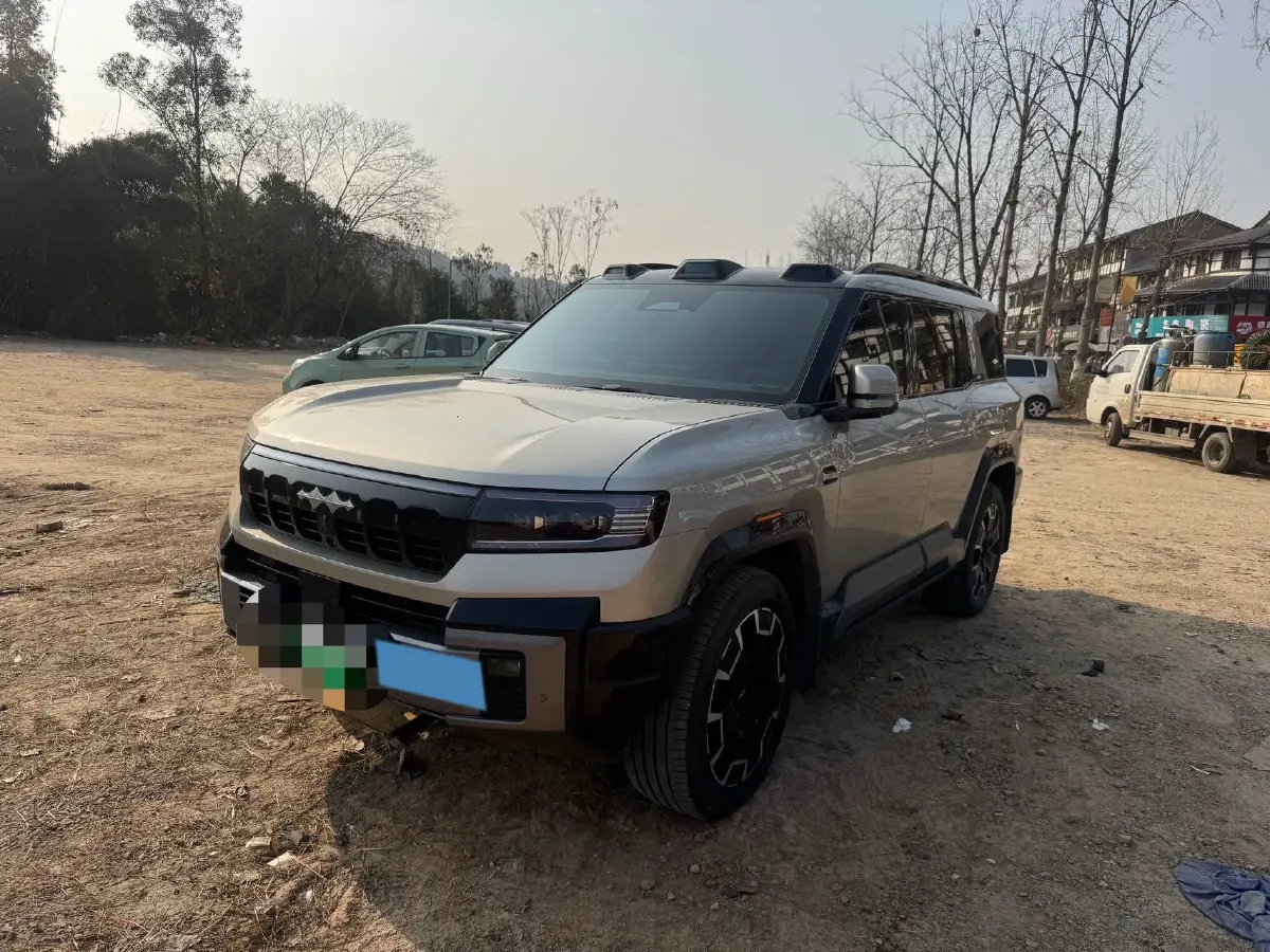 2025 FangChengBao Bao 8 2.0T 245HP L4 E-CVT PHEV 36.8KWH