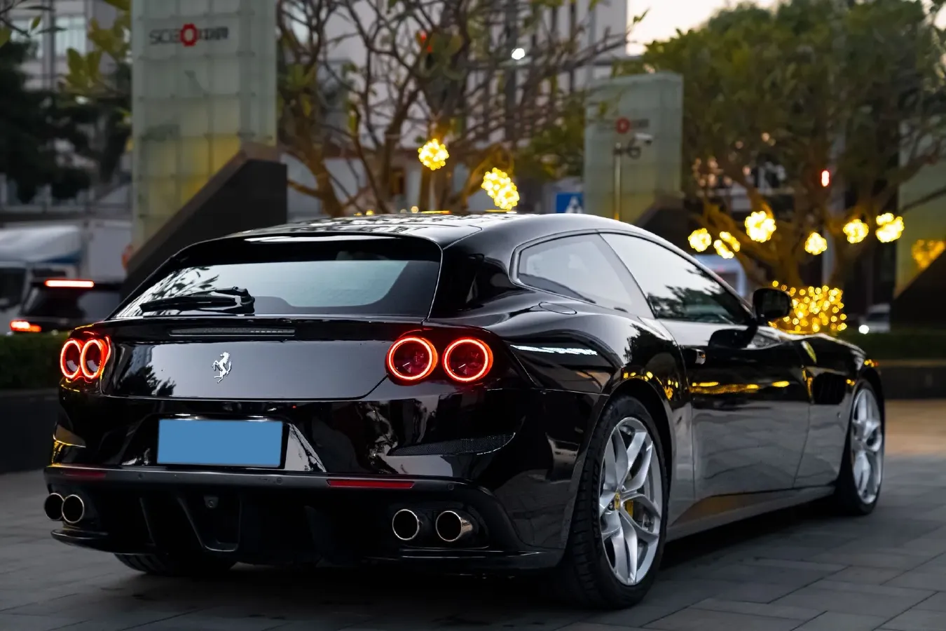 2017 Ferrari GTC4 Lusso 3.9T 609HP V8 7DCT,autocango,china used car exporter,china ev exporter,chinese used car exporter,chinese used ev exporter