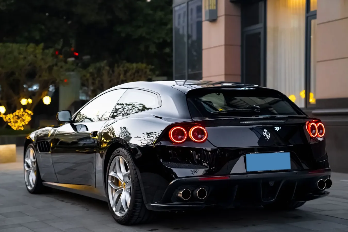 2017 Ferrari GTC4 Lusso 3.9T 609HP V8 7DCT,autocango,china used car exporter,china ev exporter,chinese used car exporter,chinese used ev exporter