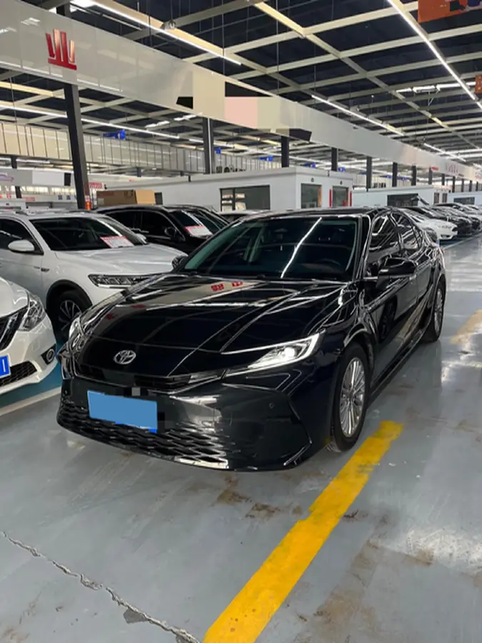 2024 Toyota Camry 2.0L 152HP L4 E-CVT Hybrid