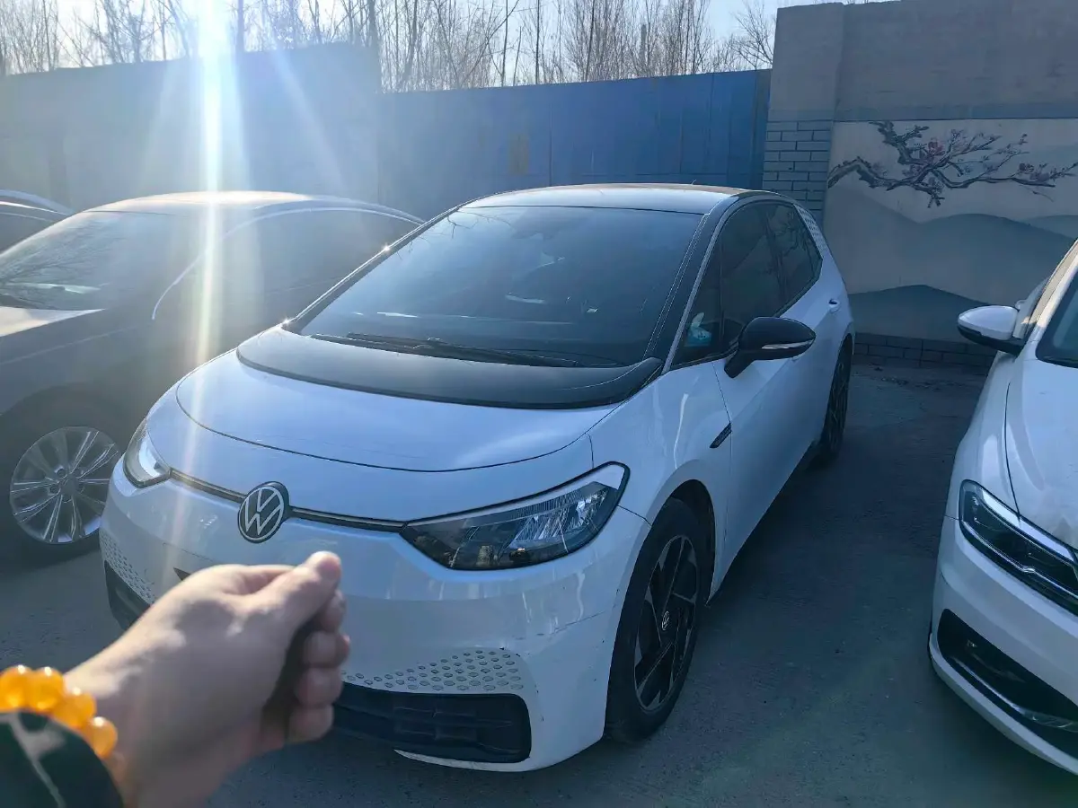 2023 Volkswagen ID.3 BEV 52.8KWH
